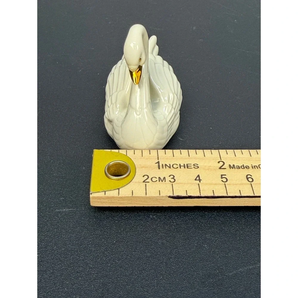 Vintage Lenox Swan Figurine 24K Gold Accents Place Card Holder/Cake Topper - Picture 12 of 16